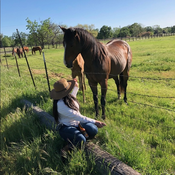 Meet your Posher, Lupe - Picture 1 of 1